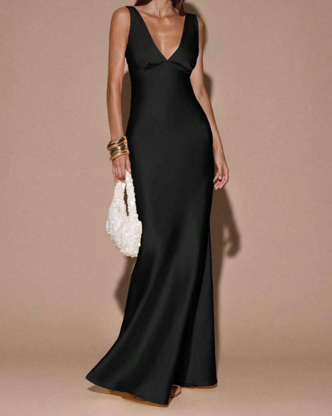 Minimalist Deep V-Neck Backless Maxi Dress for Women – Sleeveless Elegant Party Gown